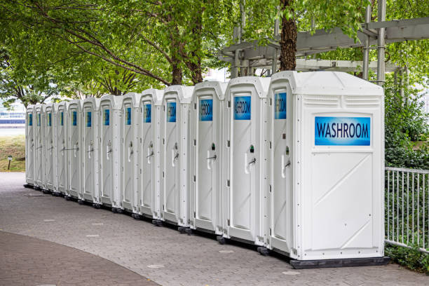 Best Porta potty delivery and setup  in Fruitville, FL
